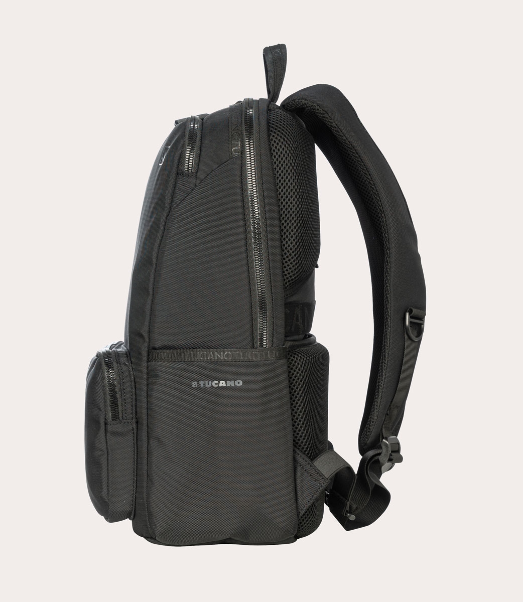 Flat laptop clearance backpack