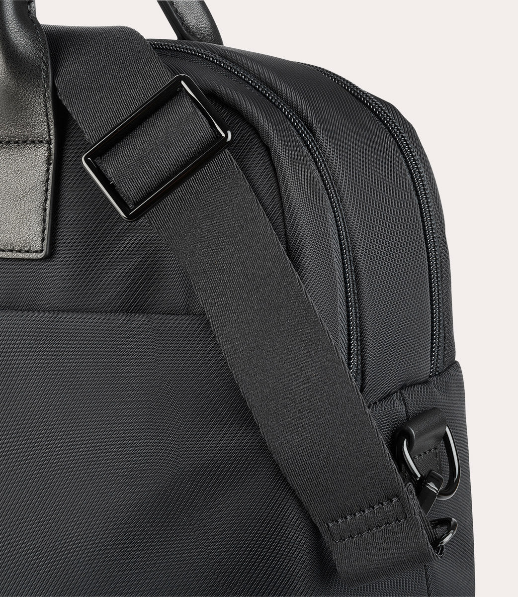 Fine Bag Nero, in uso