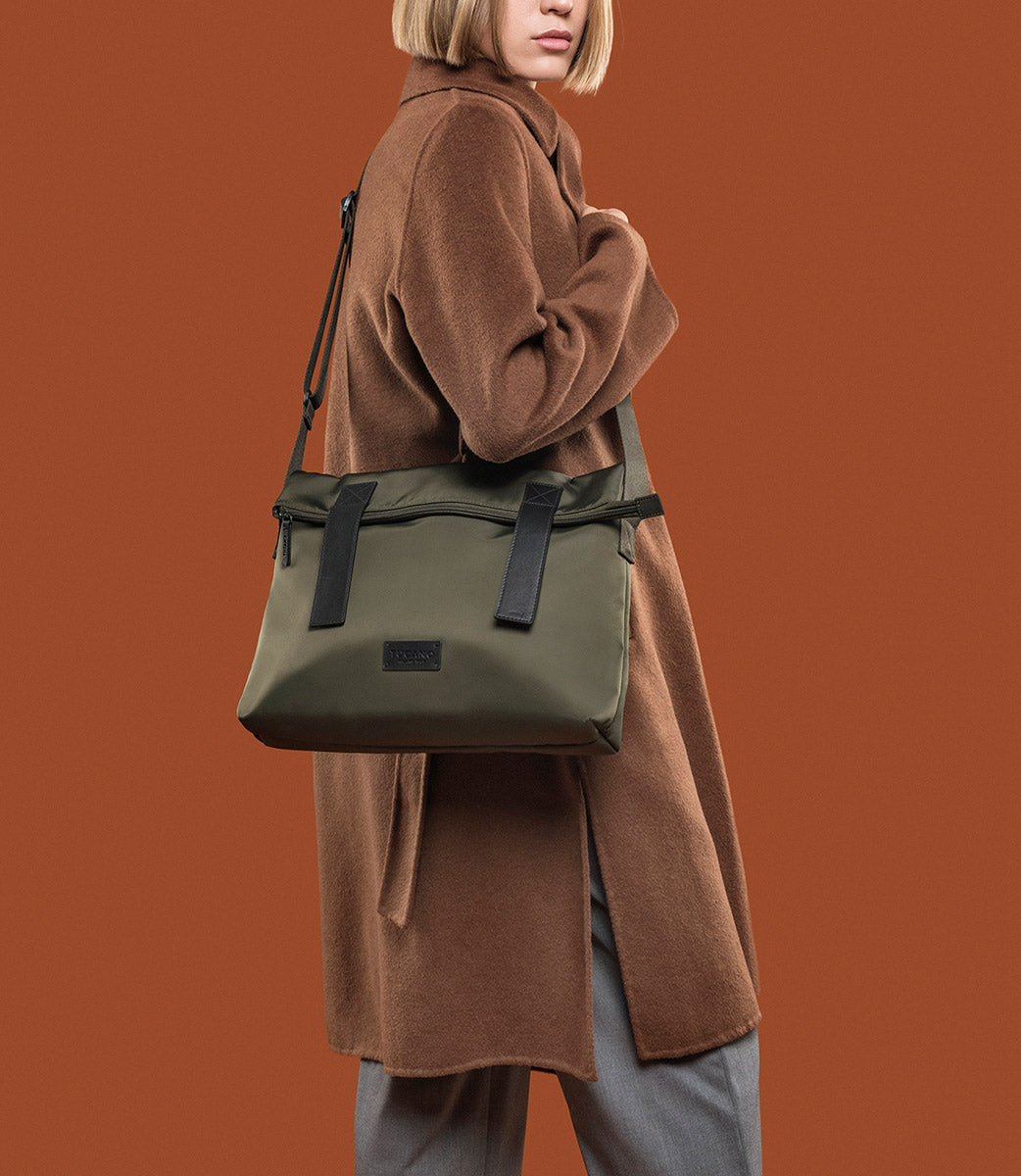 Fold Messenger Bag Nero, vista posteriore
