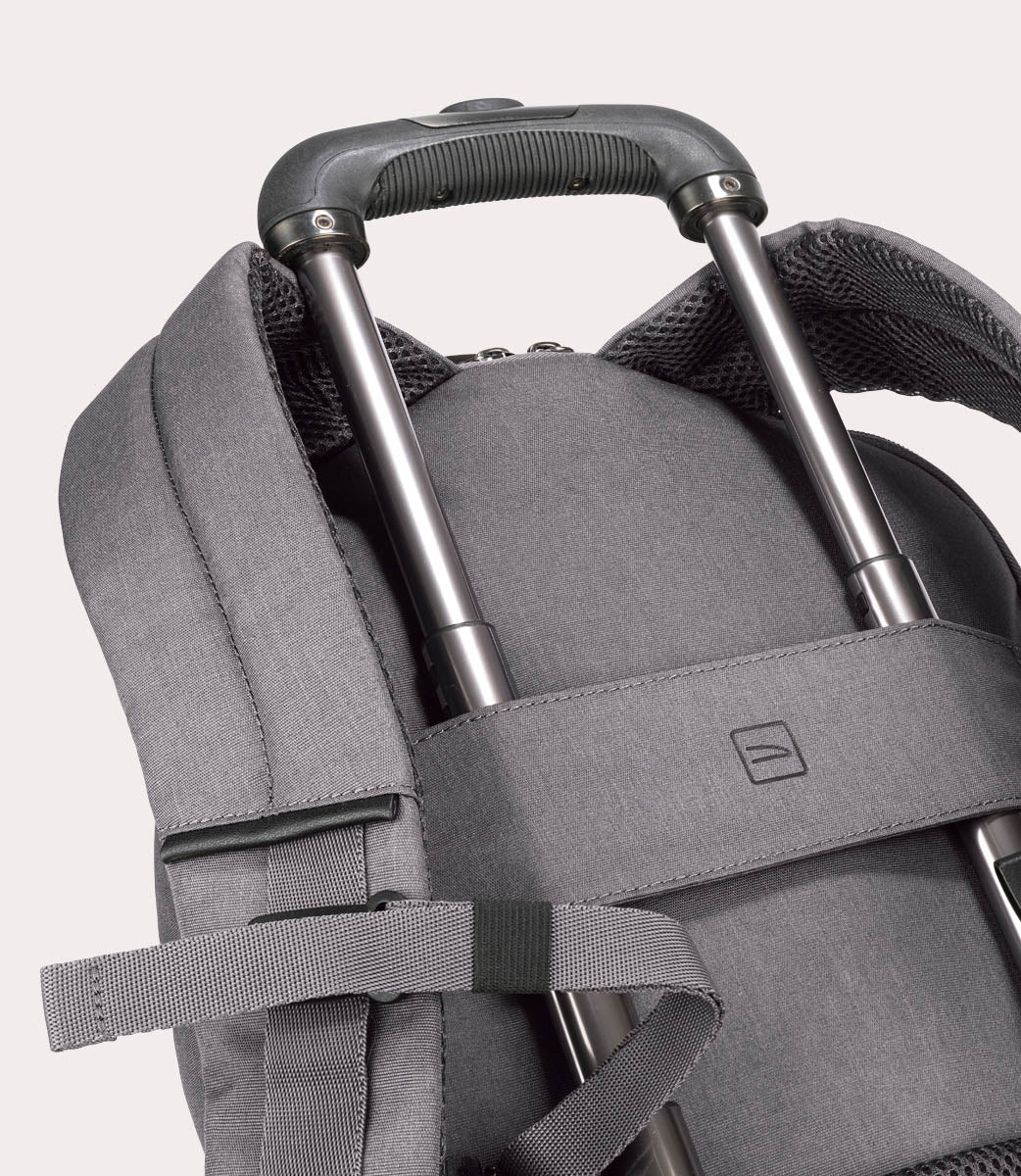 Flash 15" Grigio, vista superiore