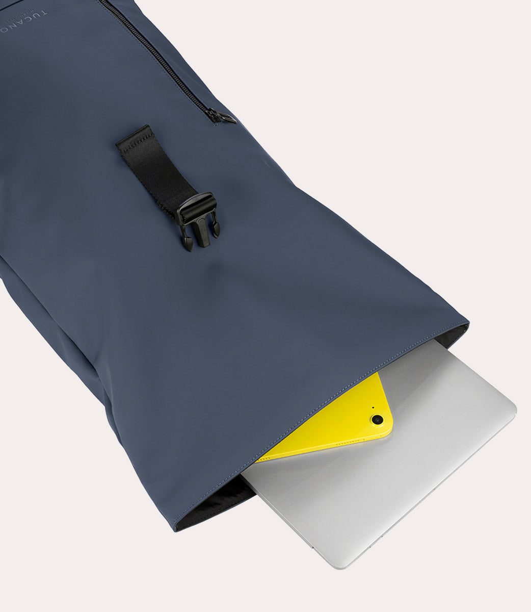 Gommo Rolltop 15.6" Blu, in uso