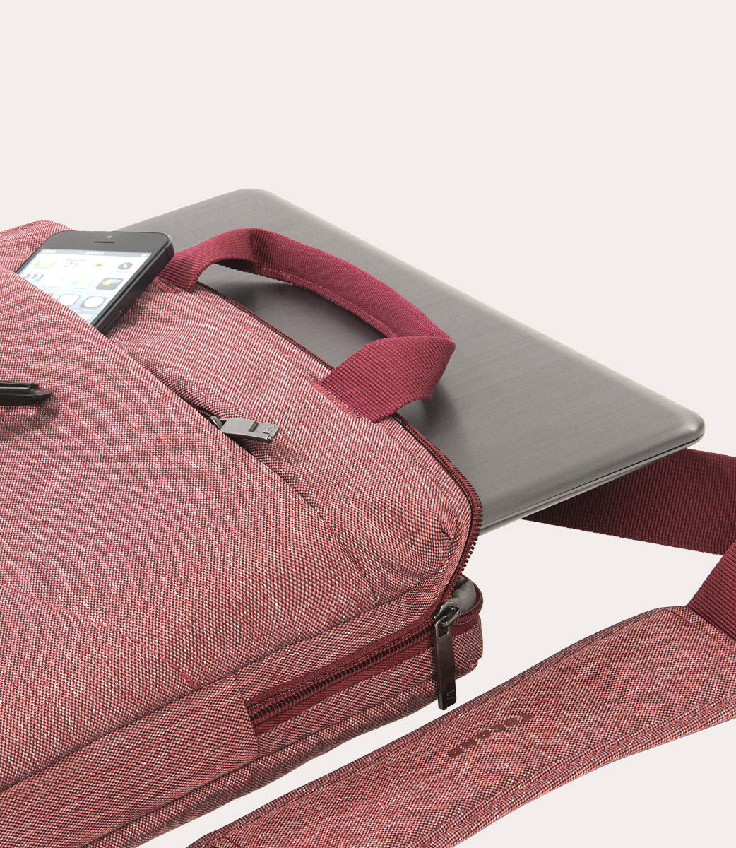 Linea 13" Rosso, dettaglio interno