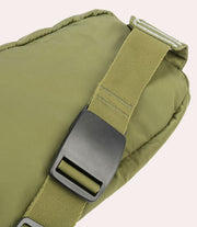 Let Me Out Crossbody Verde militare, in uso