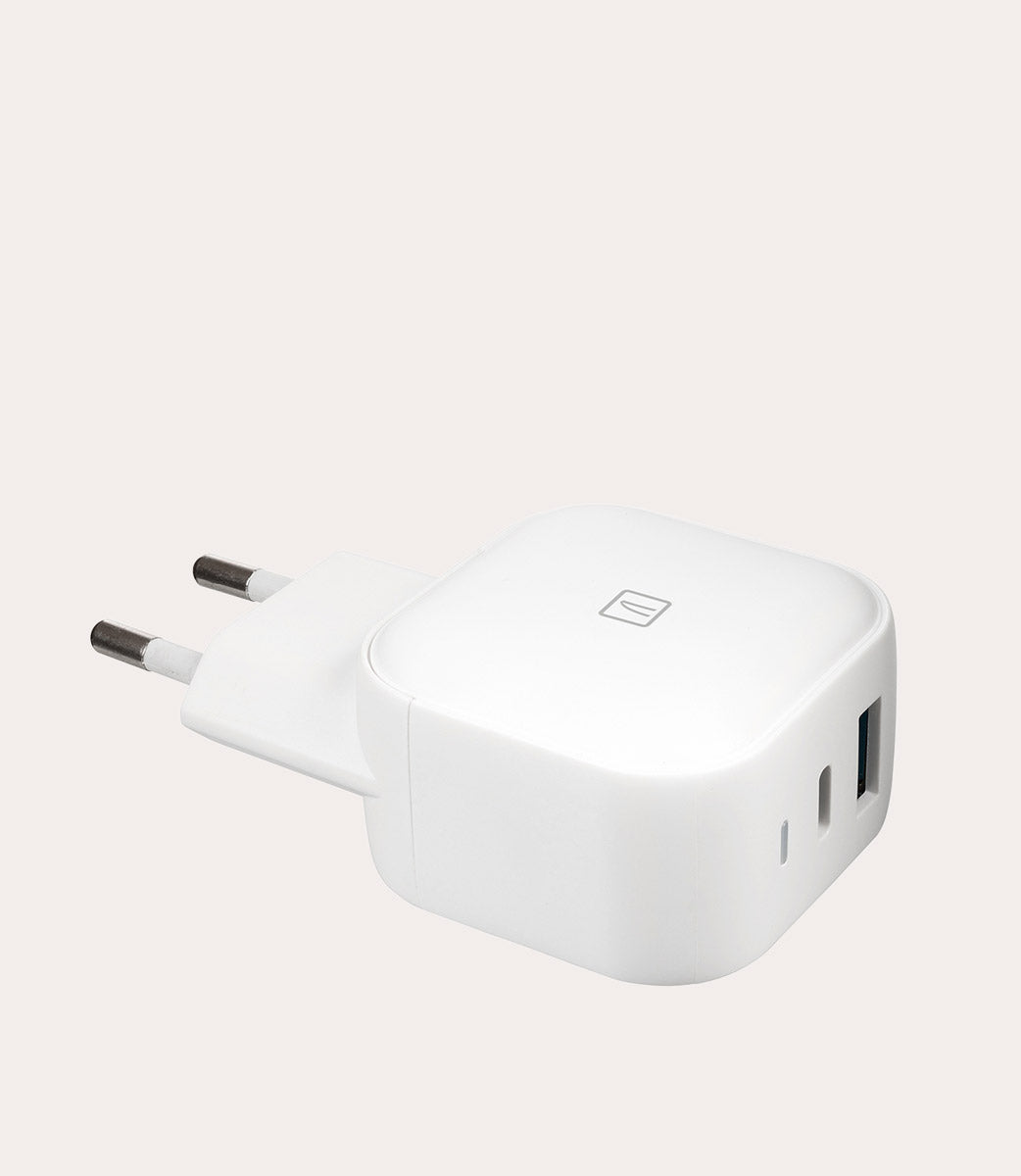 38W USB GaN wall charger Bianco, vista posteriore